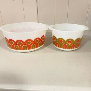 COPY - Vintage pyrex mixing bowls “fish scale” design